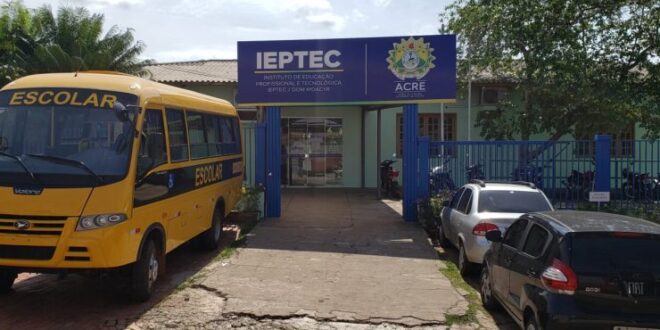 Ieptec abre processo seletivo para professor-tutor com vagas em 17 municípios