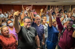 Engenheiros em greve se reúnem na Aleac