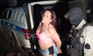 Policiais militares do RPM do 3° Batalhão prenderam, na noite desta quarta-feira (26), o homossexual Jeferson Martins Pires,