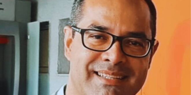 O jornalista Jefson Dourado, diretor de Publicidade e Marketing do governo, usou as redes sociais para desabafar contra a empresa aérea Gol, que faz o trecho Rio Branco/Cruzeiro do Sul.