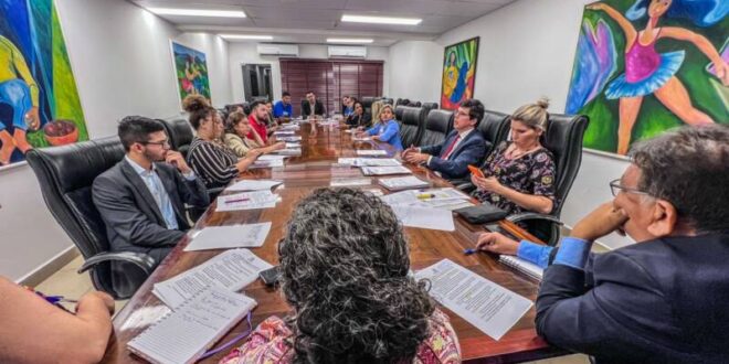 A pedido de Gonzaga, Aleac reúne autoridades e associações para debater melhorias no tratamento do autismo