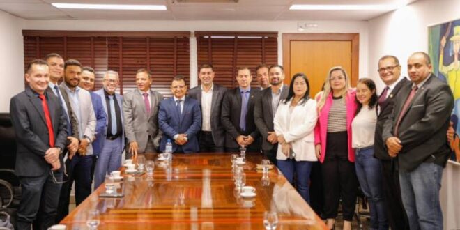 Ao receber senador Bittar na Aleac, Nicolau diz: “tem ajudado muito o Acre”