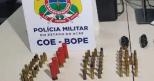 Pai e filho são presos com armas e munições
