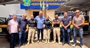 Senador Sérgio Petecão entrega viatura blindada à PRF/AC para patrulhamento das rodovias federais no Acre