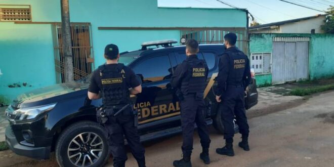 PF afirma que cumpriu 18 mandados de busca e apreensão; 3 pessoas foram presas