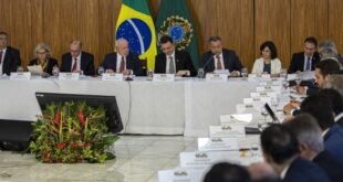 Regulação da internet é essencial para combater ataques a escolas, aponta Flávio Dino