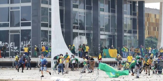 Projeto prevê confisco de bens de quem financia tentativa de golpe de Estado