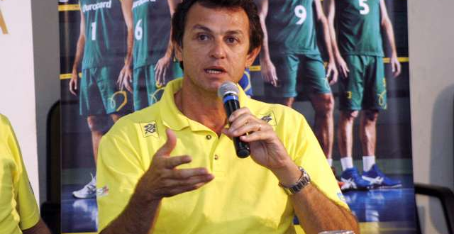 Carlão quer Arena da Floresta em funcionamento em 60 dias