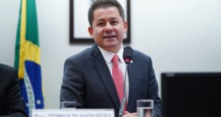 Comissão aprova proposta que amplia número de estações de rádio e TV permitidas por empresa