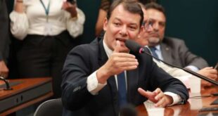 Edvaldo Magalhães comemora decisão do TJAC que suspende criação de cargos comissionados sem autorização da Assembleia