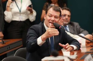 Edvaldo Magalhães comemora decisão do TJAC que suspende criação de cargos comissionados sem autorização da Assembleia
