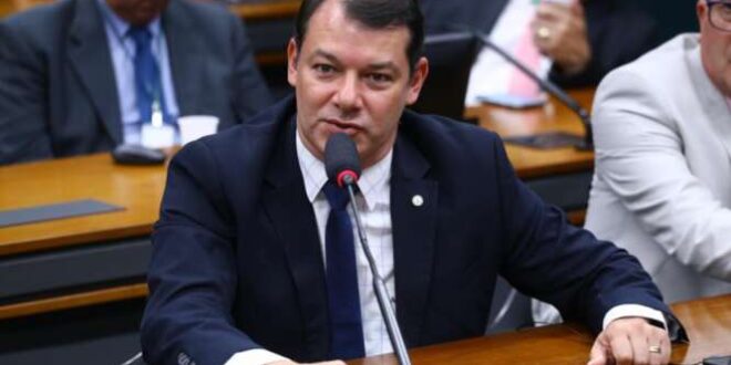 Roberto Duarte convoca presença de delegado da PF do Acre na CPMI do dia 8 de Janeiro