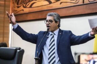 Edvaldo volta a defender reajuste dos plantões dos técnicos de Saúde e afirma que em 2 dias governo comprometeu a folha em R$ 20 milhões com comissionados