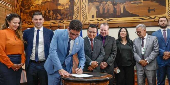 Gladson Cameli assina termo de doação de terreno para construção de nova sede da Aleac