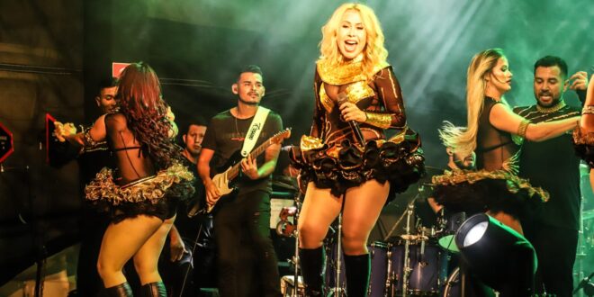 Show de Joelma reúne milhares de pessoas