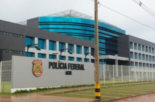 Polícia Federal cumpre 2 (dois) mandados contra Advogado suspeito de vazar informações sigilosas sobre investigação penal contra organização criminosa