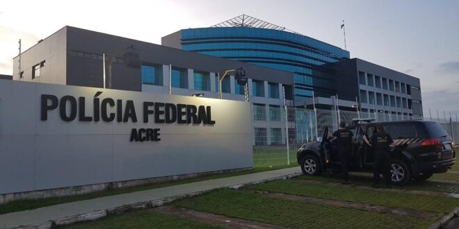 Polícia Federal cumpre 2 (dois) mandados contra Advogado suspeito de vazar informações sigilosas sobre investigação penal contra organização criminosa