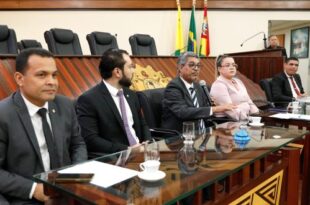 Deputados recebem trabalhadores de empresas diretas e indiretas que pedem reposição salarial