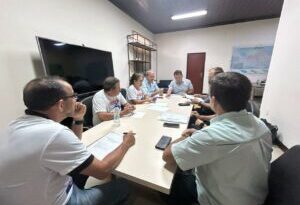 Governo recebe servidores para dialogar sobre demandas da administração indireta