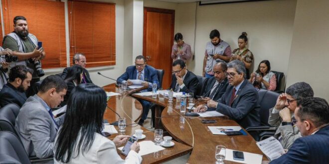 Projeto que aumenta em 30% plantões da Saúde é aprovado na Aleac