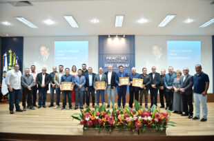 Governador Gladson Cameli é homenageado pela Fieac em comemoração ao Dia da Indústria