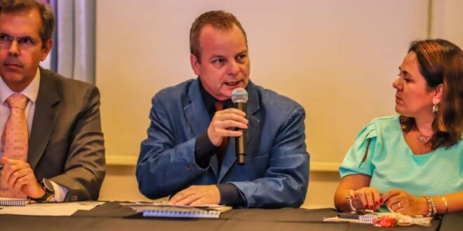 Aleac participa de debate sobre altos preços das passagens aéreas e escassez de voos no Acre