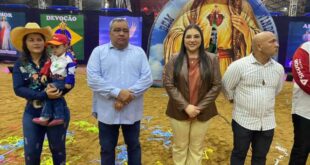 Prefeito Mazinho Serafim é convidado a abrir festa de rodeio em Sena Madureira que trouxe a dupla Bruno e Barreto