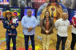 Prefeito Mazinho Serafim é convidado a abrir festa de rodeio em Sena Madureira que trouxe a dupla Bruno e Barreto