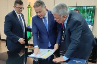 Ministro convida Petecão para assinatura de ordem de serviço de obras da BR 364