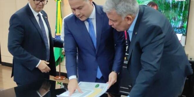 Ministro convida Petecão para assinatura de ordem de serviço de obras da BR 364