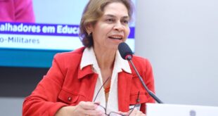 Representantes dos trabalhadores da educação defendem fim do programa cívico-militar nas escolas