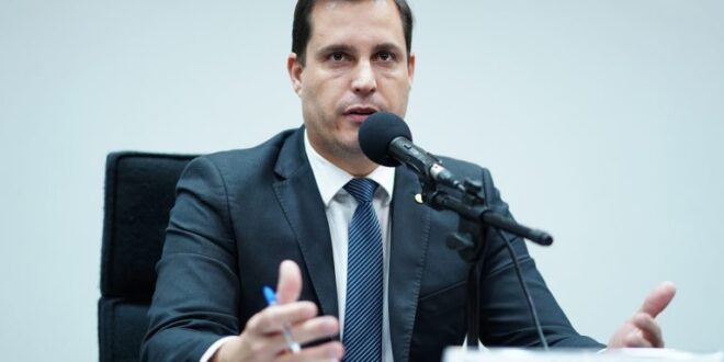 Comissão aprova gratuidade por 15 minutos em estacionamento rotativo pago nas vias públicas