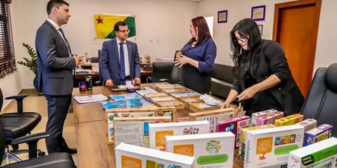 Gonzaga e Nicolau apoiam projeto de educação de autistas, surdos e deficientes visuais