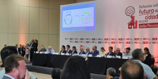 Governo apresenta experiências de sucesso no mercado de carbono em evento da Frente Nacional de Prefeitos