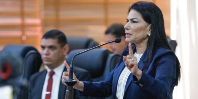 Antonia Sales se solidariza com Tanízio Sá e o elogia como gestor público