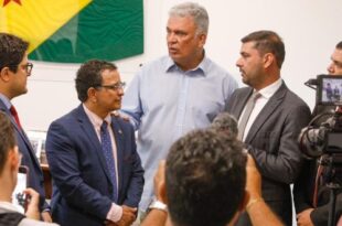 Luiz Gonzaga destaca atuação de Petecão no Senado “Ele tem se esforçado para resolver os problemas do Estado junto ao governo federal”