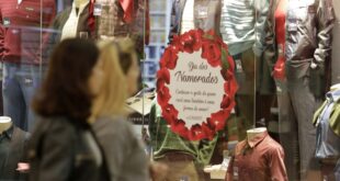 Procon oferece dicas de consumo consciente para as compras de Dia dos Namorados