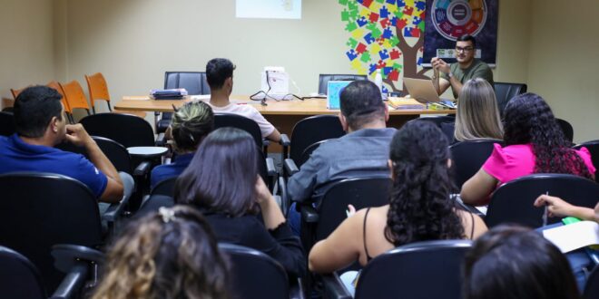 Saúde promove oficina sobre testes rápidos e medicação para prevenção e tratamento do HIV