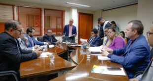 CCJ aprova PL que inclui pessoas com lúpus em lei que garante atendimento preferencial em empresas públicas e privadas