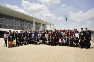 Programa Parlamento Jovem Brasileiro está com inscrições abertas