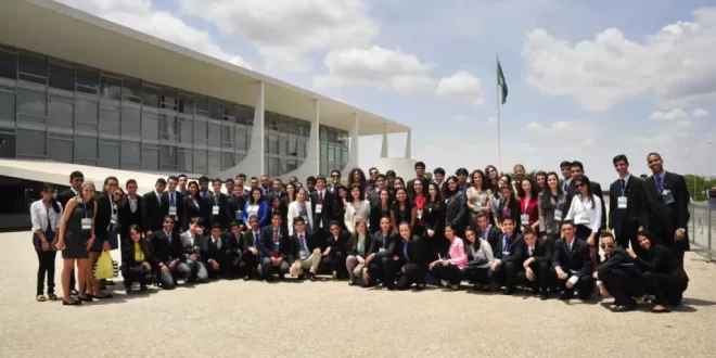Programa Parlamento Jovem Brasileiro está com inscrições abertas