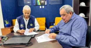  Mazinho Serafim assina convênio com o Estado para abertura e manutenção de ramais em Sena Madureira