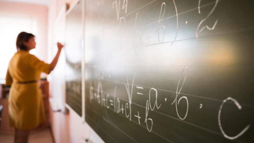 Projeto de lei define novo critério de atualização do piso salarial dos professores