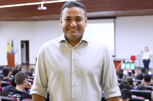 Secretário de Educação se pronuncia sobre escolas militares
