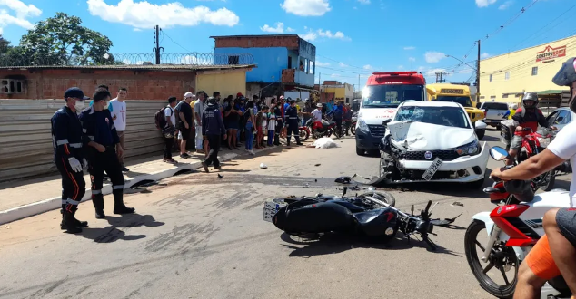 Colisão entre carro e moto deixa motociclista ferido no bairro Tucumã