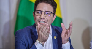 Governador anuncia pagamento da primeira parcela do 13º e do prêmio valorização de servidores