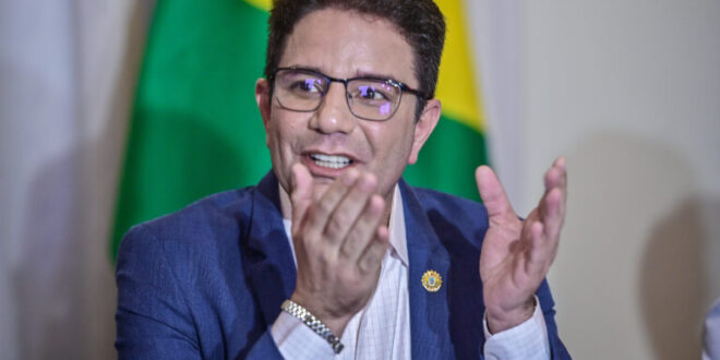 Governador anuncia pagamento da primeira parcela do 13º e do prêmio valorização de servidores