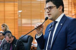 Eduardo Ribeiro apresenta anteprojeto para instalação de equipamento para gravação de áudio e vídeo em uniforme de militares