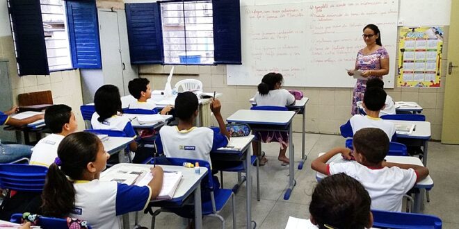 Câmara aprova criação do programa Escola em Tempo Integral