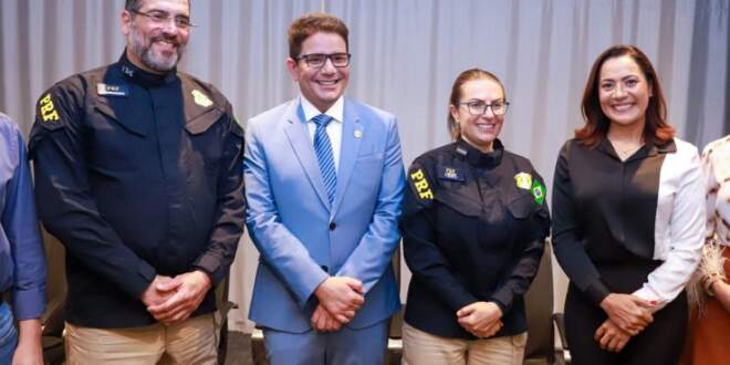 Gladson prestigia posse da nova superintendente da PRF